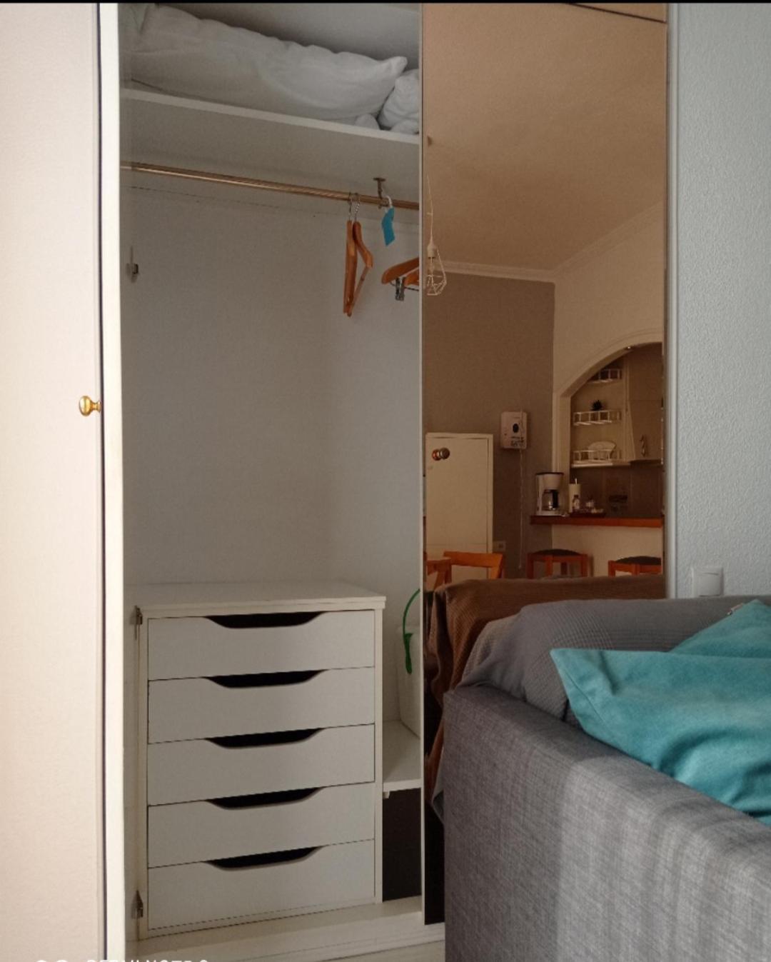 ベナルマデナEstudio Puerto Marinaアパートメント エクステリア 写真