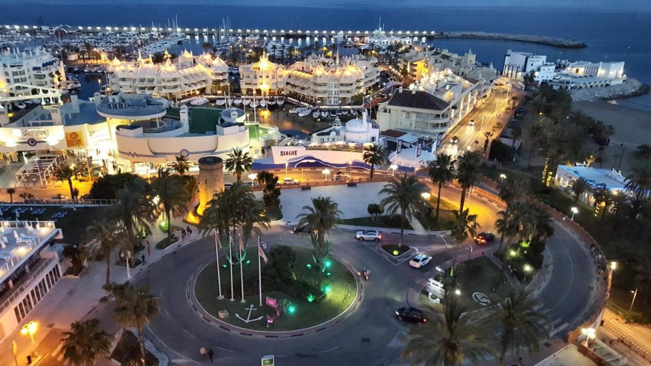 ベナルマデナEstudio Puerto Marinaアパートメント エクステリア 写真